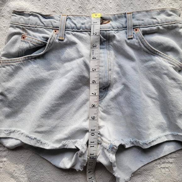 Levi's Vintage Orange Tab 90's 512-912 Slim Fit Cut Off Denim Shorts- Light Wash - Picture 8 of 8